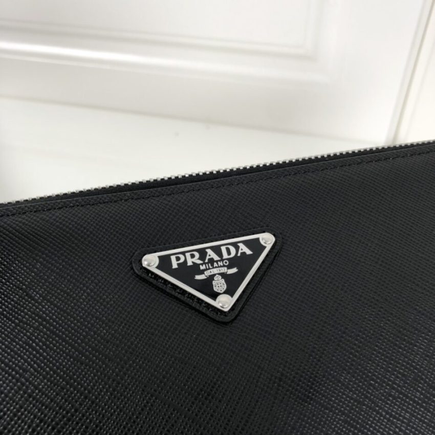 20200605_i1591334924_4859_2 Replica Prada Saffiano Pouch Silver - Image 4