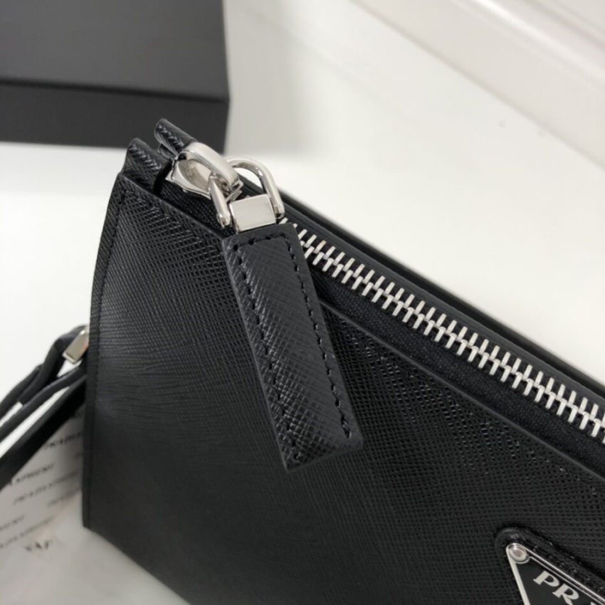 20200605_i1591334924_6677_3 Replica Prada Saffiano Pouch Silver - Image 5