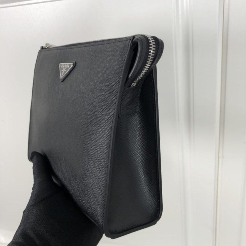 20200605_i1591334924_9436_7 Replica Prada Saffiano Pouch Silver - Image 7