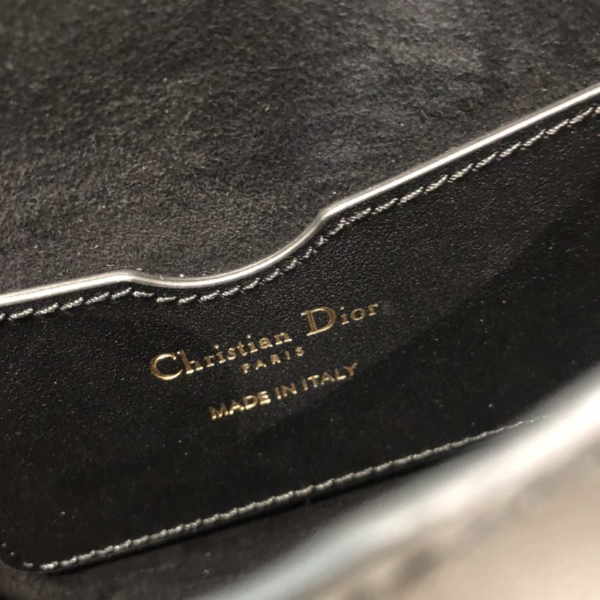 20200701_i1593584787_1452_8 Replica Dior Bobby Black - Image 4