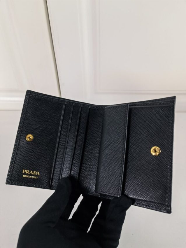 20220327_i1648355887_602_1 Replica Prada Saffiano Two Fold Wallet - Image 4