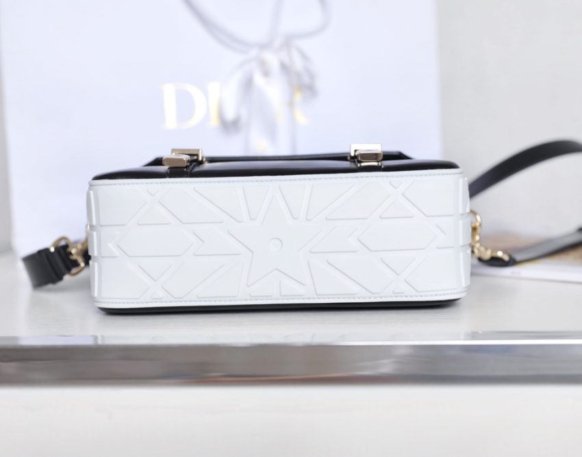 20220605_i1654414618_9324_4-1 Replica Dior Camp White - Image 10