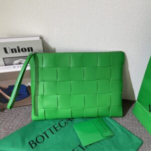 Replica Bottega Veneta Cassette Clutch Green