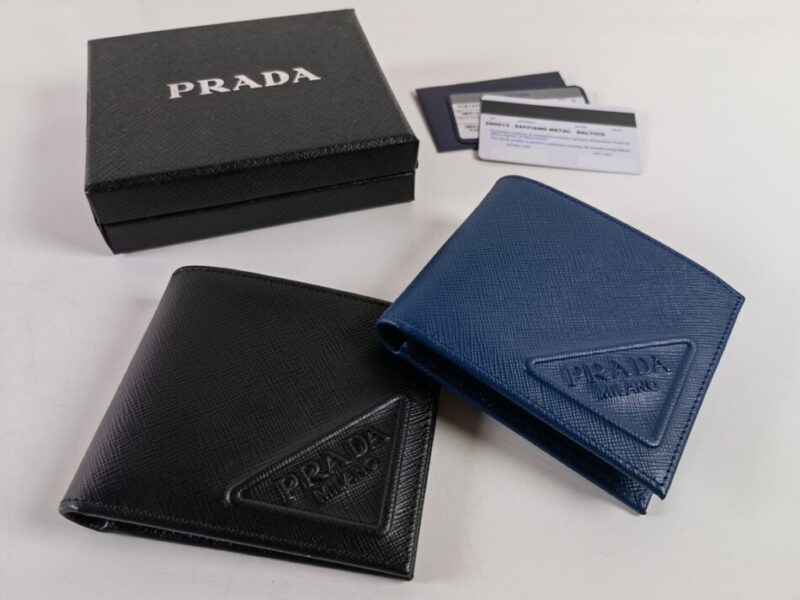 20220724_i1658596362_5764_0 Replica Prada BiFold Wallet
