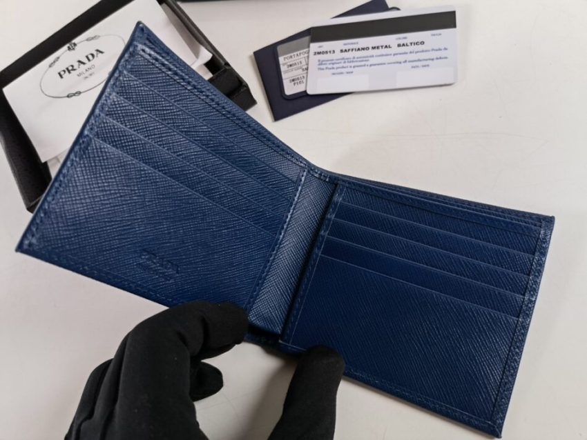 20220724_i1658596396_2313_2 Replica Prada BiFold Wallet - Image 4