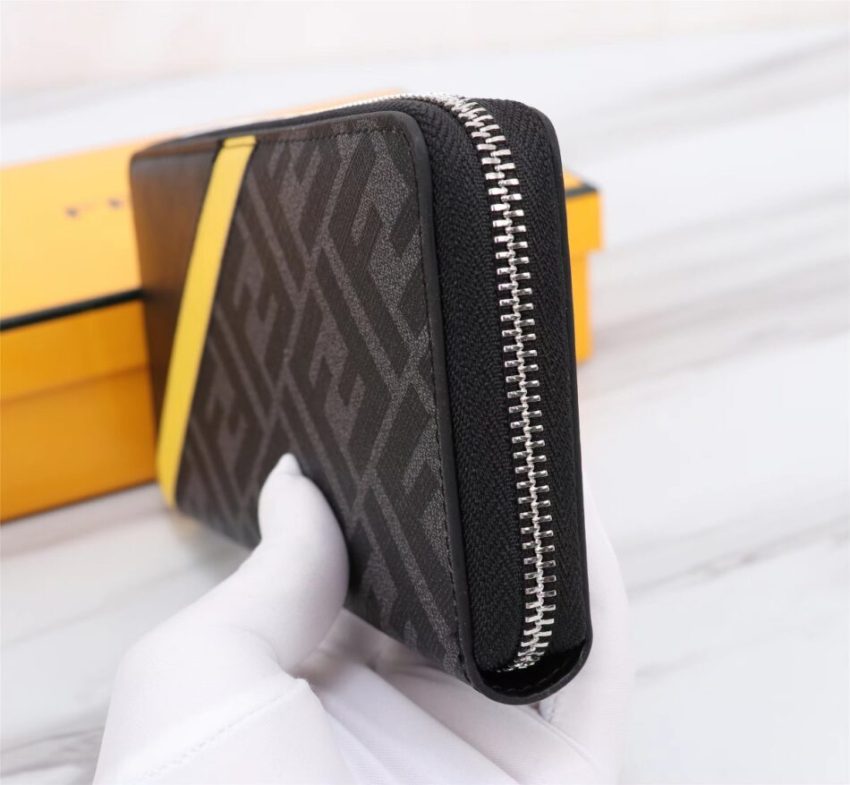 20220730_a1659157137372_6583 Replica Fendi FF Black Wallet - Image 5