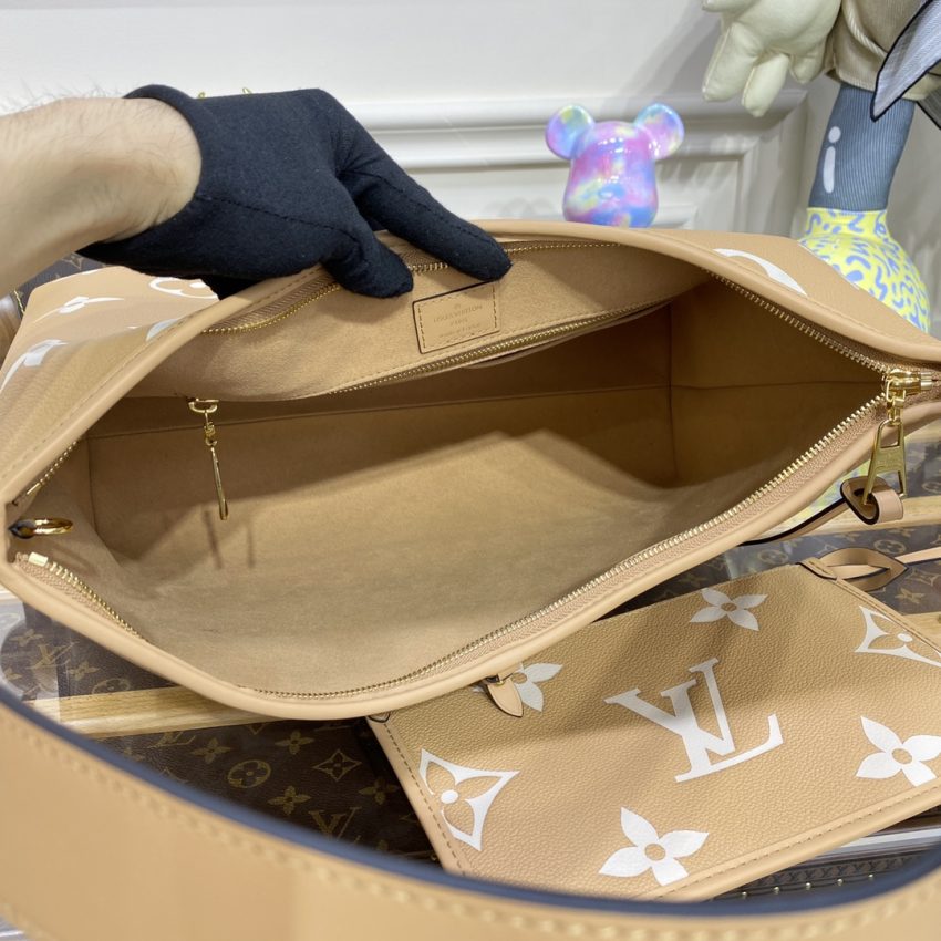 20221017_i1666006241_6939_8 Replica Louis Vuitton Carry All Apricot - Image 5