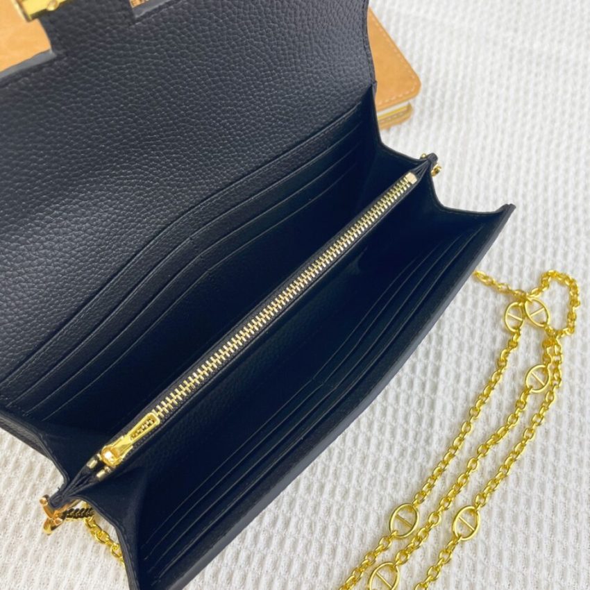 20230129_i1674954113_4720_6 Replica Hermes Constance Chain Wallet - Image 4