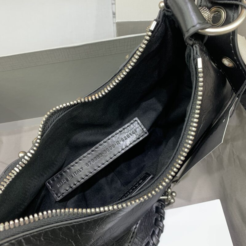 20230610_i1686366860_4068_7 Replica Balenciaga Le Cagole Black Silver - Image 7