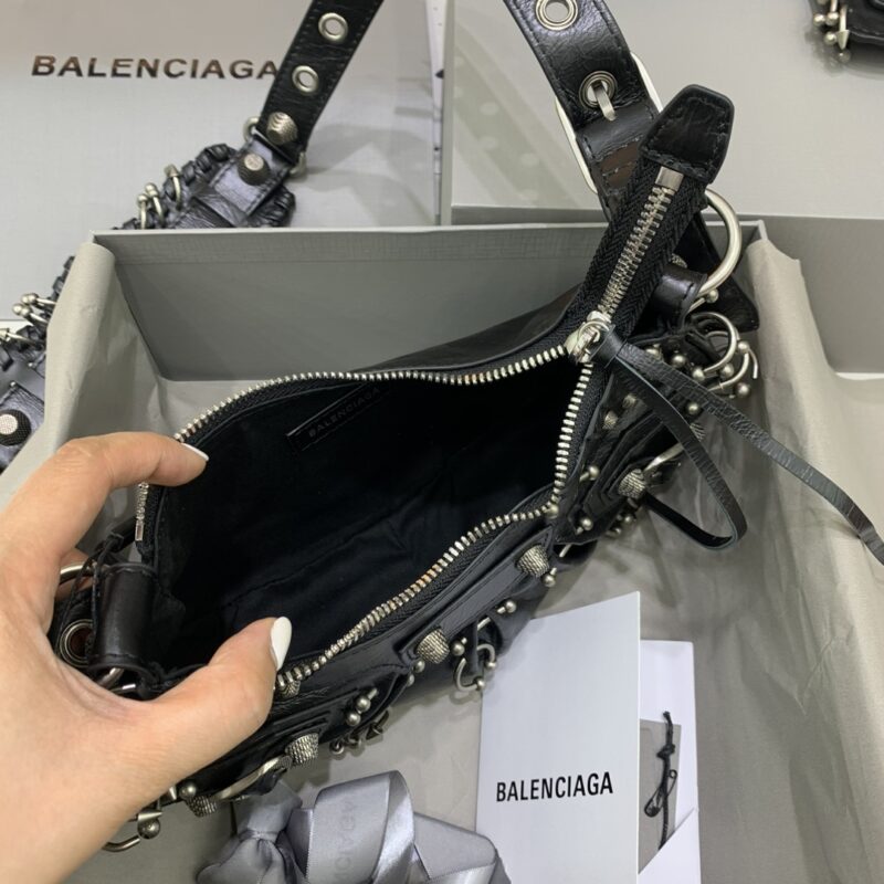 20230610_i1686366860_9260_5 Replica Balenciaga Le Cagole Black Silver - Image 8