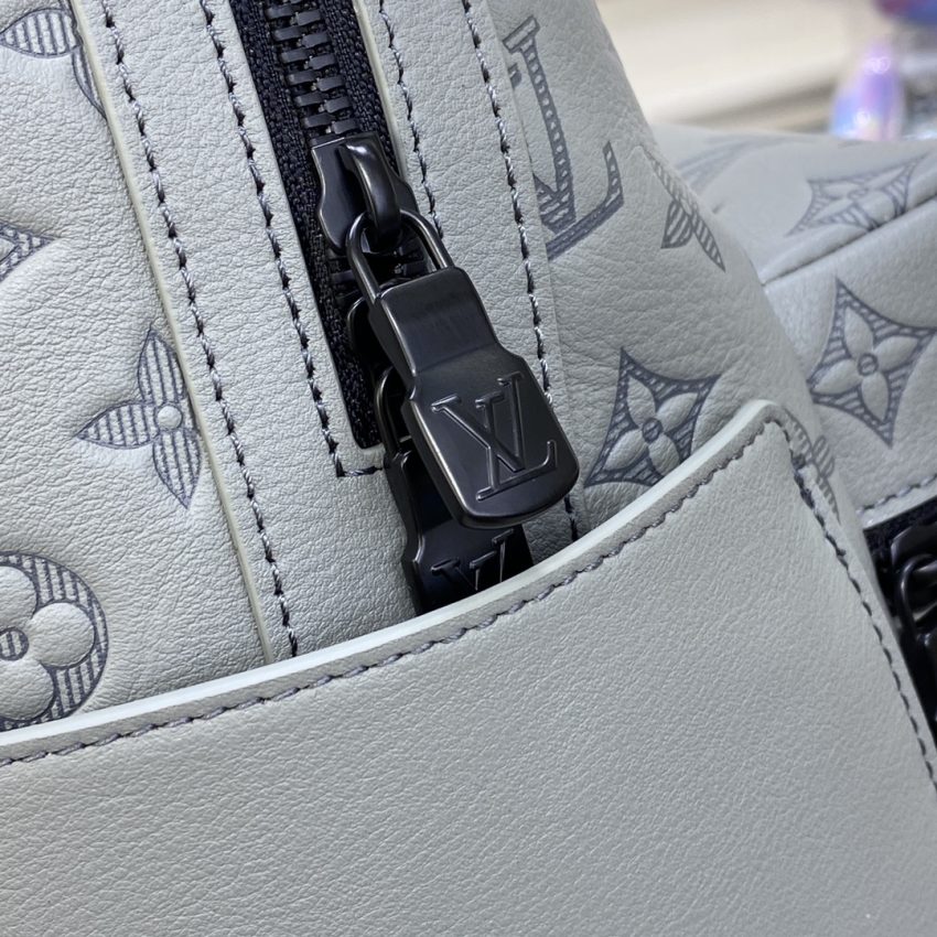 20230621_i1687348089_3613_5 Replica Louis Vuitton Discovery Backpack White - Image 4