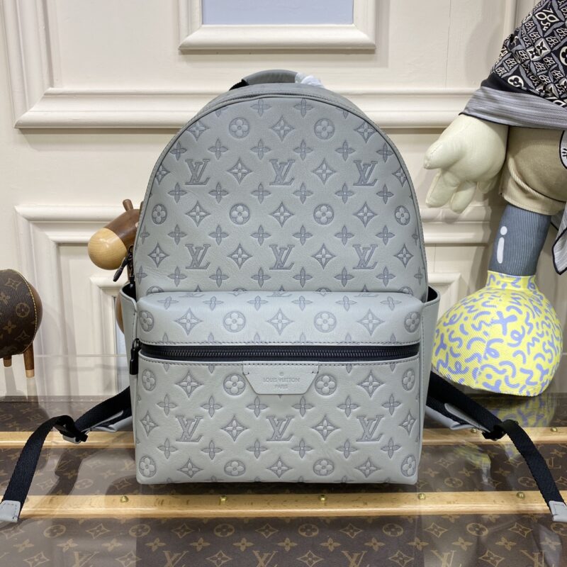 20230621_i1687348089_4741_0 Replica Louis Vuitton Discovery Backpack White