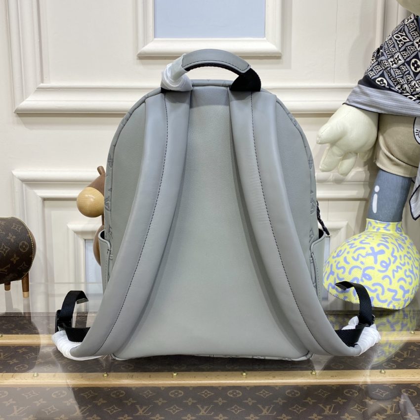 20230621_i1687348089_6124_2 Replica Louis Vuitton Discovery Backpack White - Image 6