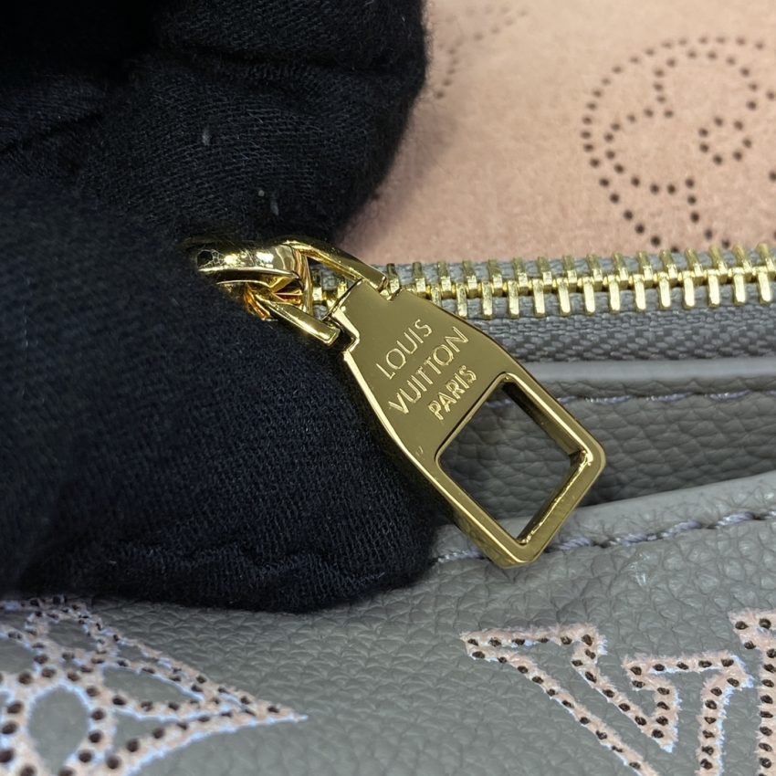 20231030_i1698667709_1195_7 Replica Louis Vuitton Carmel Grey - Image 3