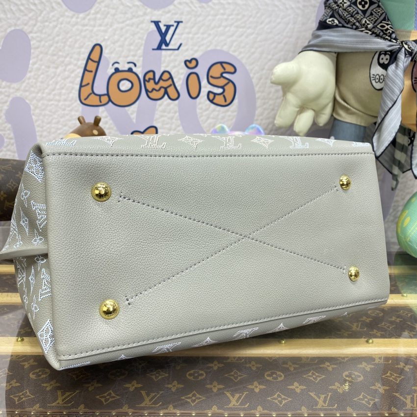 20231030_i1698667709_7784_3 Replica Louis Vuitton Carmel Grey - Image 9