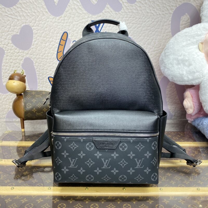 20240312_i1710253783_7414_0 Replica Louis Vuitton Discovery Backpack Black