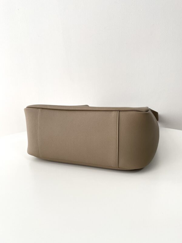 i1712978352_7304_5 Replica YSL LE 5 A 7 Beige - Image 7