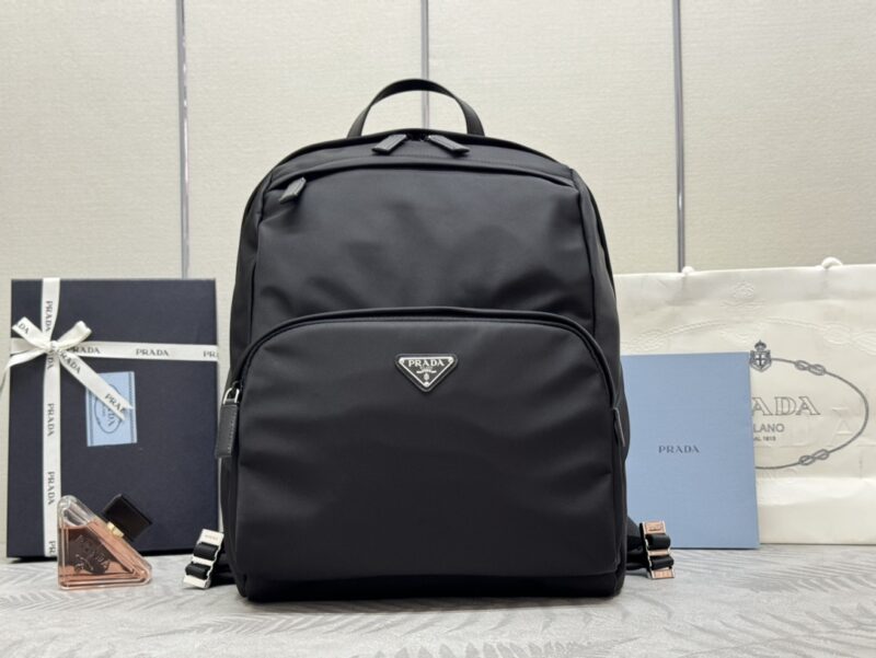 i1721721277_632_0 Replica Prada Clasic Backpack