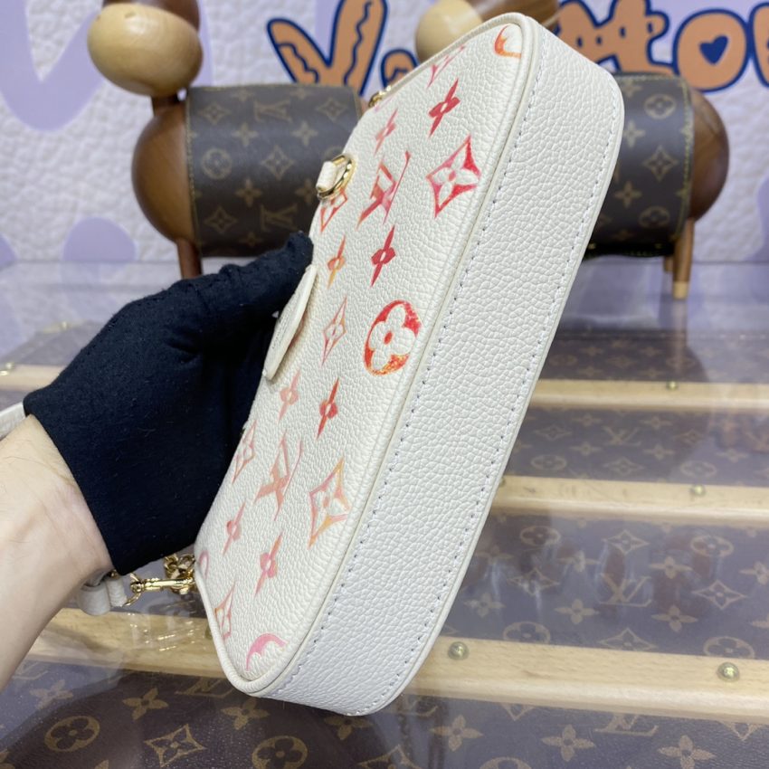 img_1698de7a_20240427_i1714218241_5725_9 Replica Louis Vuitton Easy Pouch Orange - Image 5