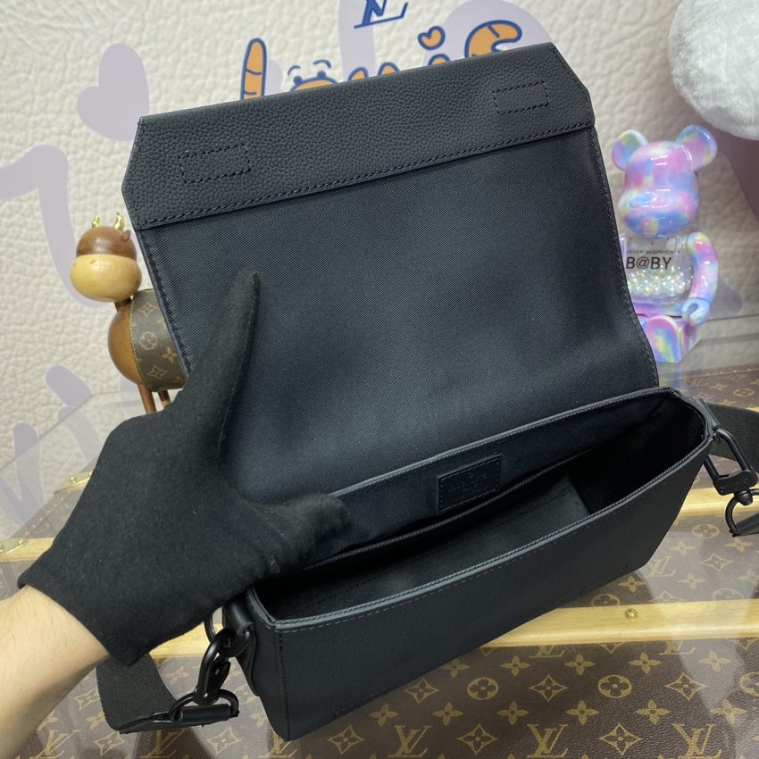 img_1698de7a_20240604_i1717502967_1296_0 Replica Louis Vuitton Takeoff Messenger Black - Image 2