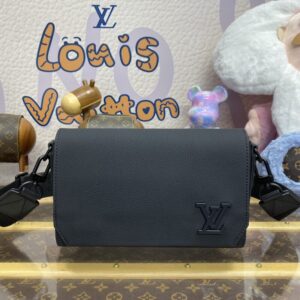 Replica Louis Vuitton  Takeoff Messenger Black