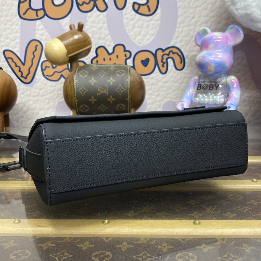 img_1698de7a_20240604_i1717502967_6613_0 Replica Louis Vuitton Takeoff Messenger Black - Image 3