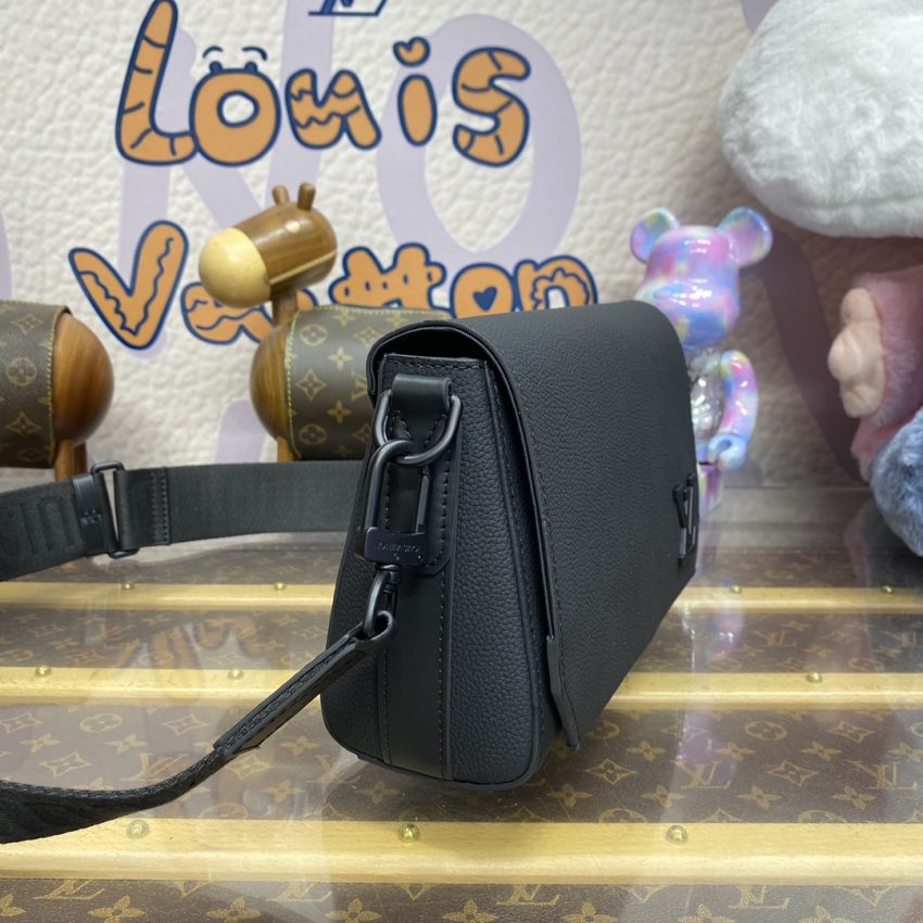 img_1698de7a_20240604_i1717502967_9182_0 Replica Louis Vuitton Takeoff Messenger Black - Image 7