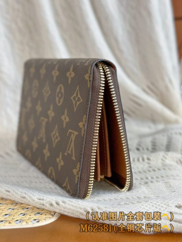 img_1e731787_20240619_i1718738736_2631_7-1-1 Replica Louis Vuitton Zippy Wallet - Image 4