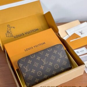 Replica Louis Vuitton Zippy Wallet