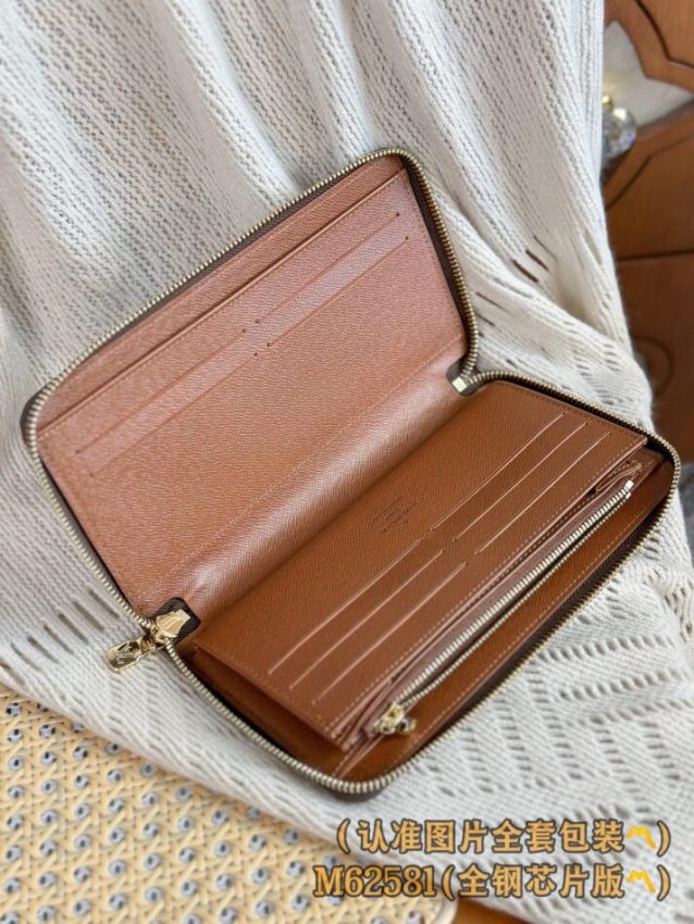 img_1e731787_20240619_i1718738736_5475_5-1-1 Replica Louis Vuitton Zippy Wallet - Image 5