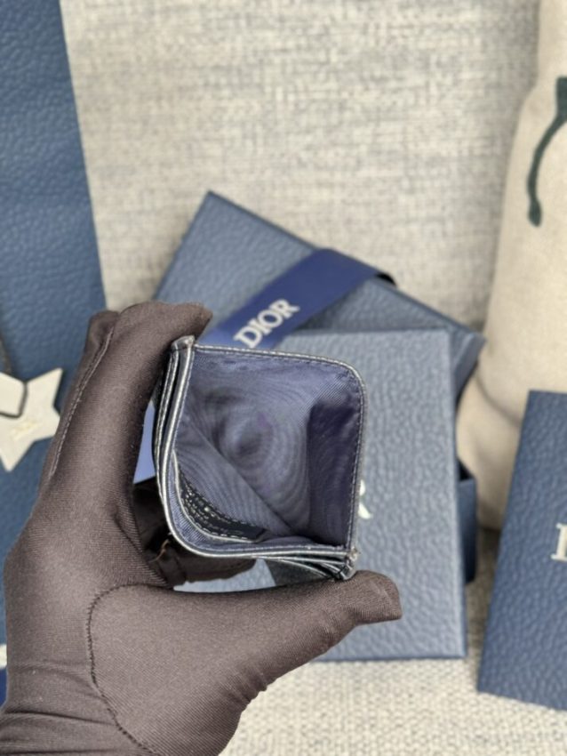 img_80e46a01_20240414_i1713077176_3752_0 Replica Dior Icon Card Holder - Image 8