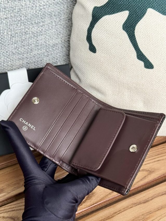 img_80e46a01_20240607_i1717746087_8500_0 Replica Chanel Compact Bifold Wallet - Image 4