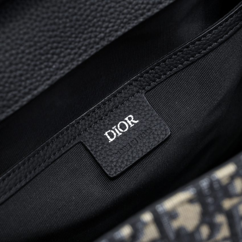 img_a189b943_20240520_i1716137971_7351_6 Replica Dior Maxi Gallop Backpack - Image 9