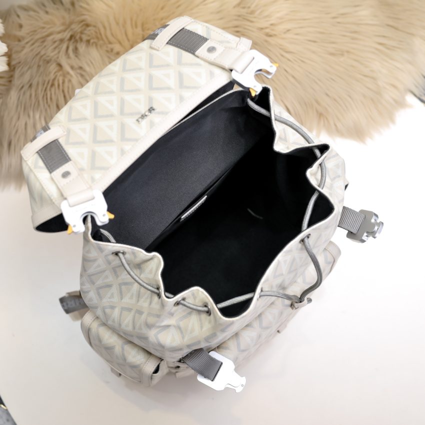 img_a189b943_20241004_i1727980700_5467_4 Replica DIOR Hit The Road Backpack White Diamond - Image 6