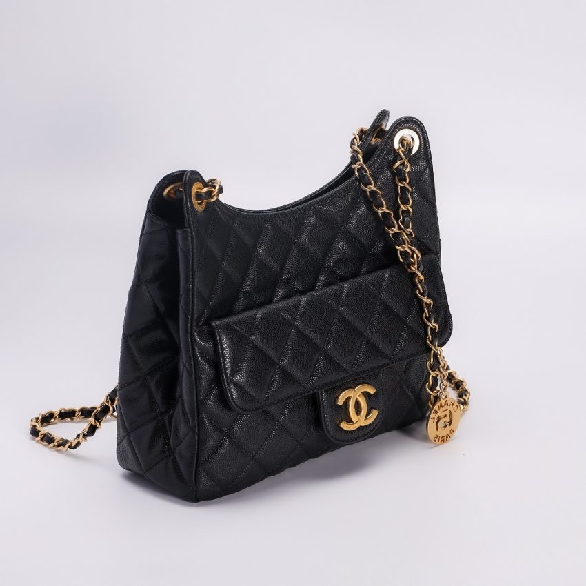 o_1h9fam17o1paf172np01gm2taf8.jpeg Replica CHANEL Hobo Medium Black - Image 3