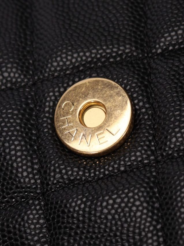 o_1h9fatuj7mt6g5p1bail2r1tob6.jpeg Replica CHANEL Hobo Medium Black - Image 9