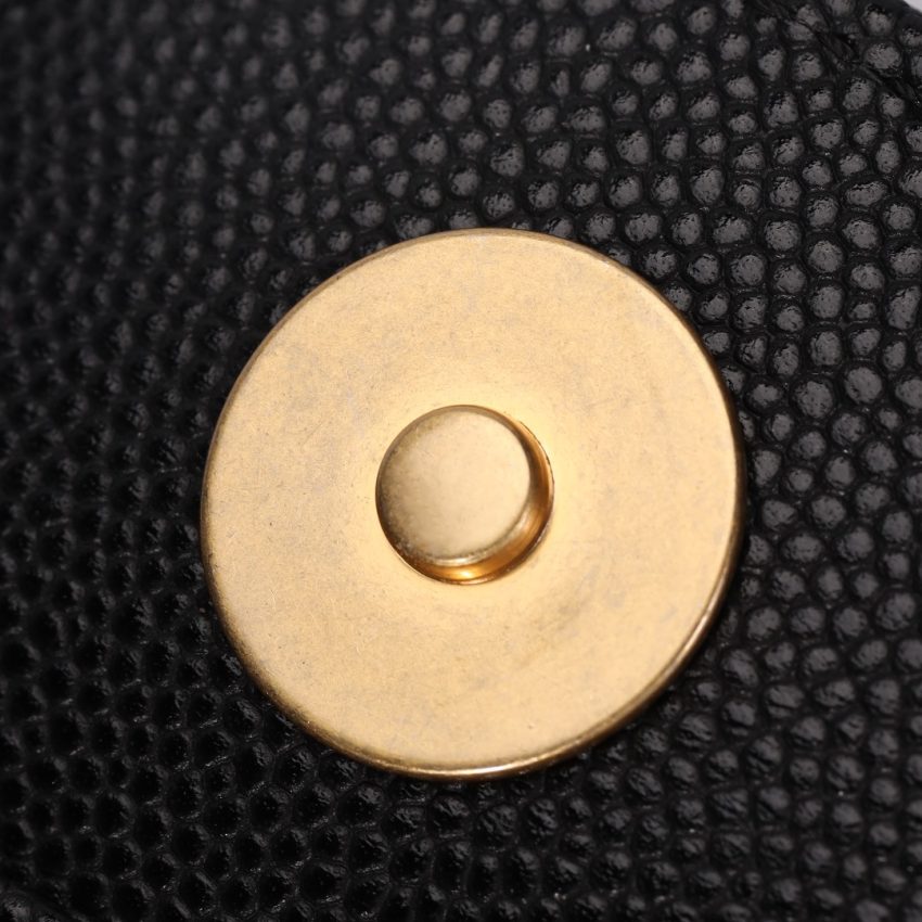 o_1h9fatuj911mftel1t9tlt712727.jpeg Replica CHANEL Hobo Medium Black - Image 10
